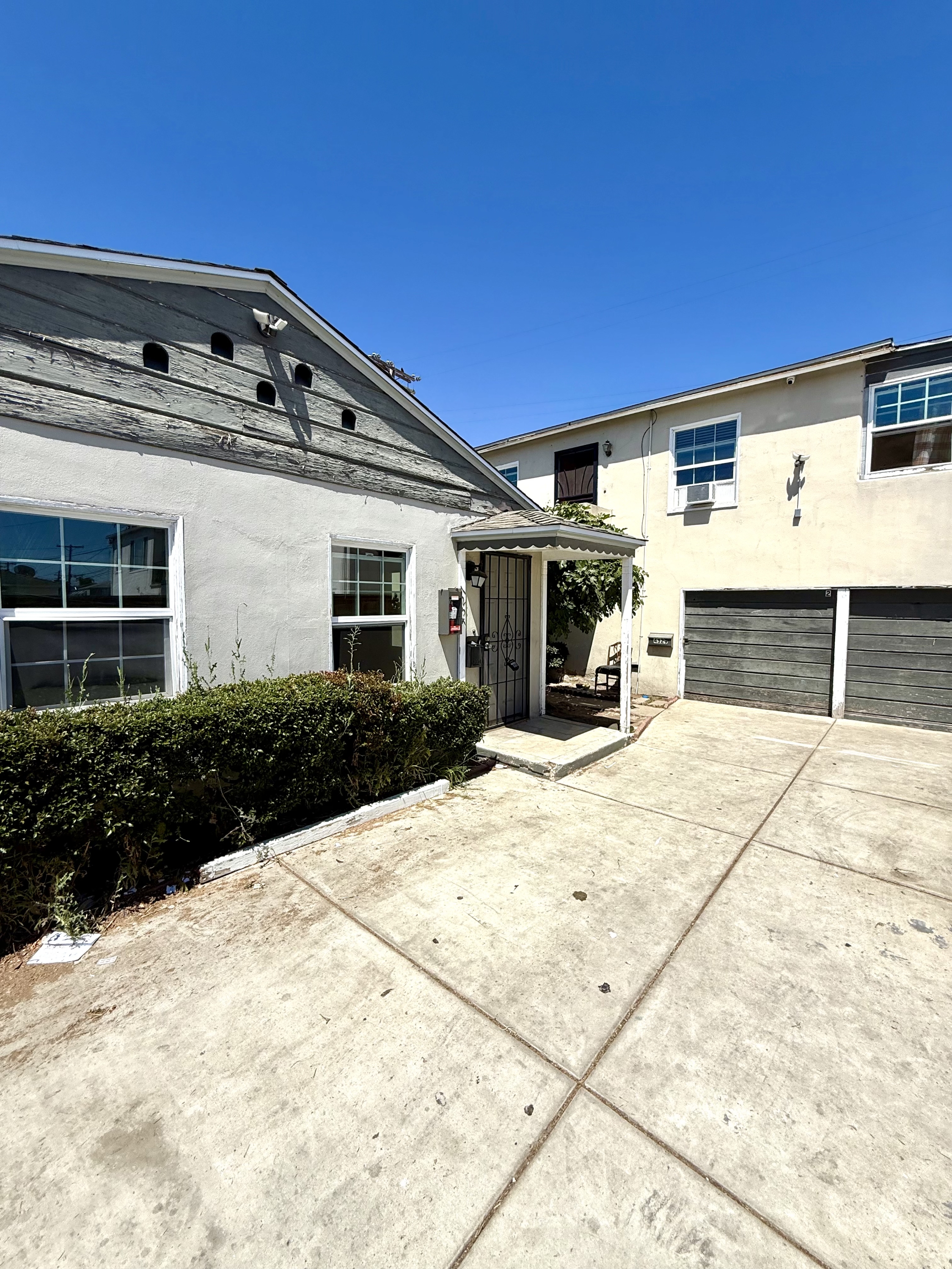 4327 Euclid Avenue - 1